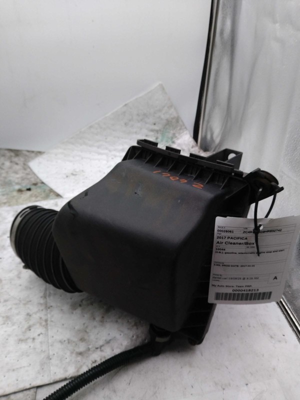 2017 Chrysler Pacifica Air Cleaner Assembly OEM 68188641AB Used 116k Miles
