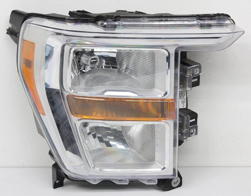 OEM Right Passenger Side Halogen Headlamp For Ford F150 ML3Z-13008-J Blemished
