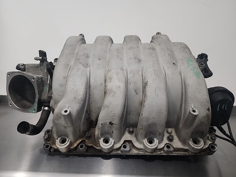 04 - 09 AUDI S4 4.2L V8 Engine OEM Intake Manifold Throttle Body 079 133 185 AF