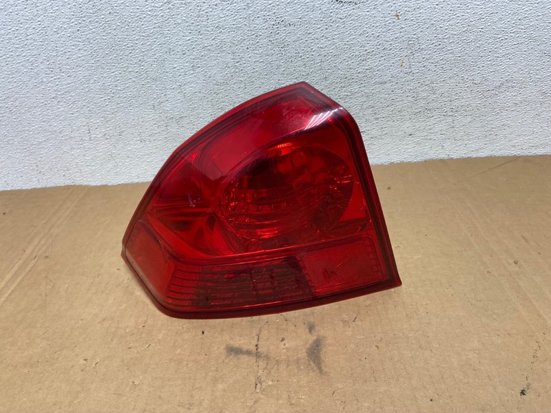 2003 2004 2005 Honda Civic Sedan Left Driver LH Side Tail Light AD2733 LK