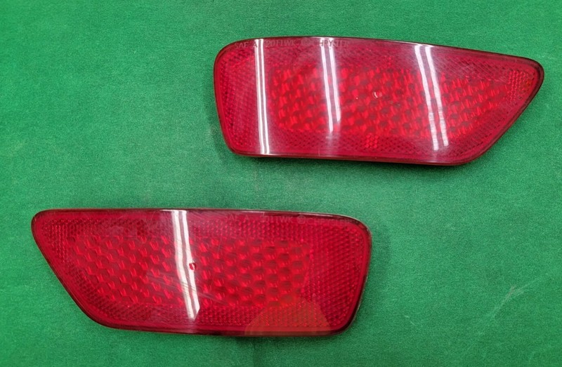 2011 - 2018 DODGE JOURNEY Rear Bumper Reflector Right & Left Side OEM *