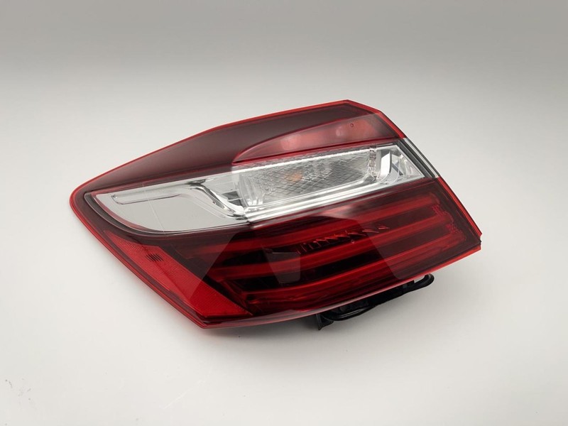 2016-2017 HONDA ACCORD LEFT TAILLIGHT QUARTER MOUNTED 2.4L AT FWD 158K LX 63645