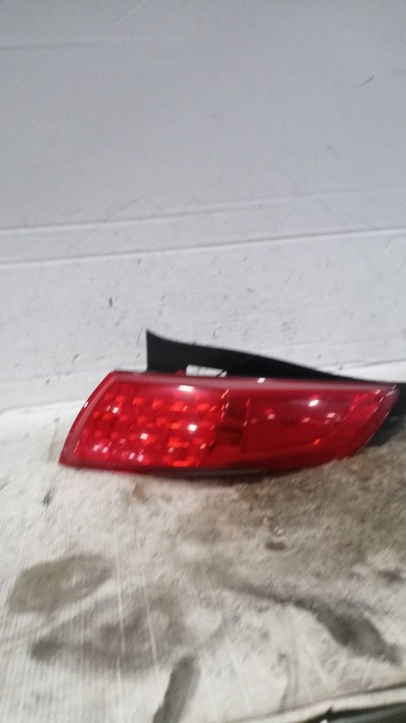 2006 INFINITI FX Series Right Tail Light Assembly Grey OEM Used 332718