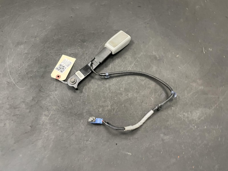 Front Right Seat Belt Buckle 2018 Acura MDX 2461928 2014 - 2016 2017 2019 2020