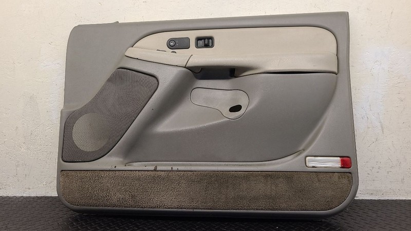 00-02 GMC Yukon XL Front Right Door Trim Panel Pewter Shale Accent OEM 15772379