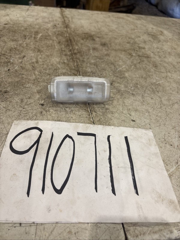 2006-2011 Cadillac Deville DTS interior door cabinlight housing & Lens #1
