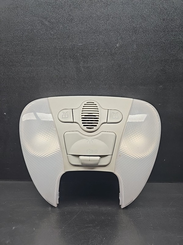 MERCEDES R230 SL-CLASS FRONT MAP READING DOME OVERHEAD LIGHT