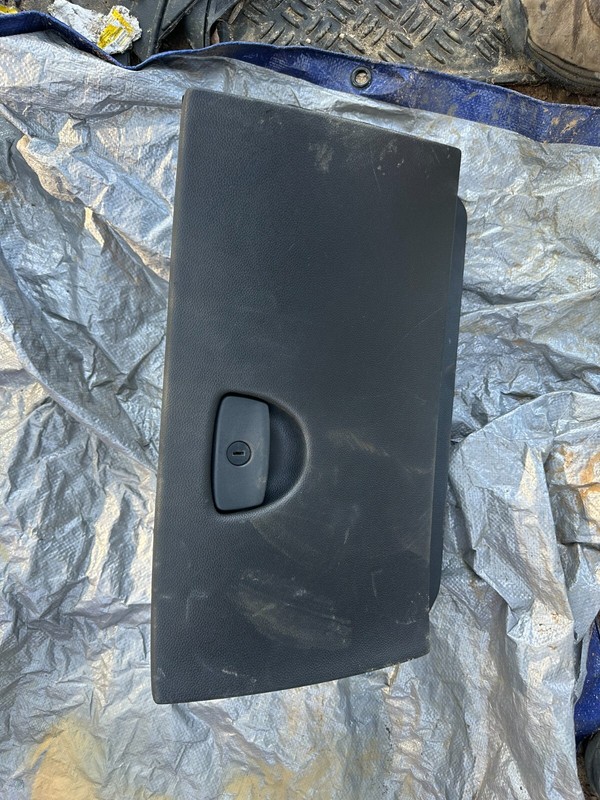 08-12 INFINITI EX35 OEM BLACK DASH GLOVE COMPARTMENT