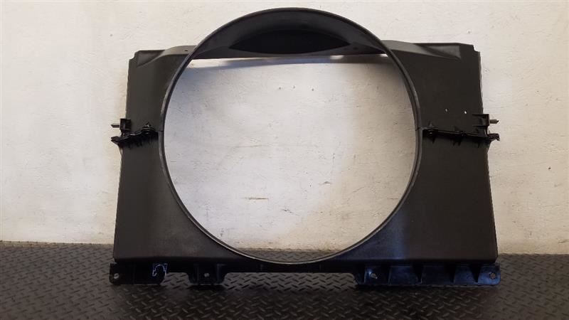 01-05 Chevrolet Silverado 2500 3500 6.6L Diesel Radiator Fan Shroud OEM 15088324
