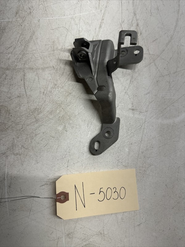 21-23 Tesla MS Intstrument Panel Assembly Center Display Bracket RH 5030 B75
