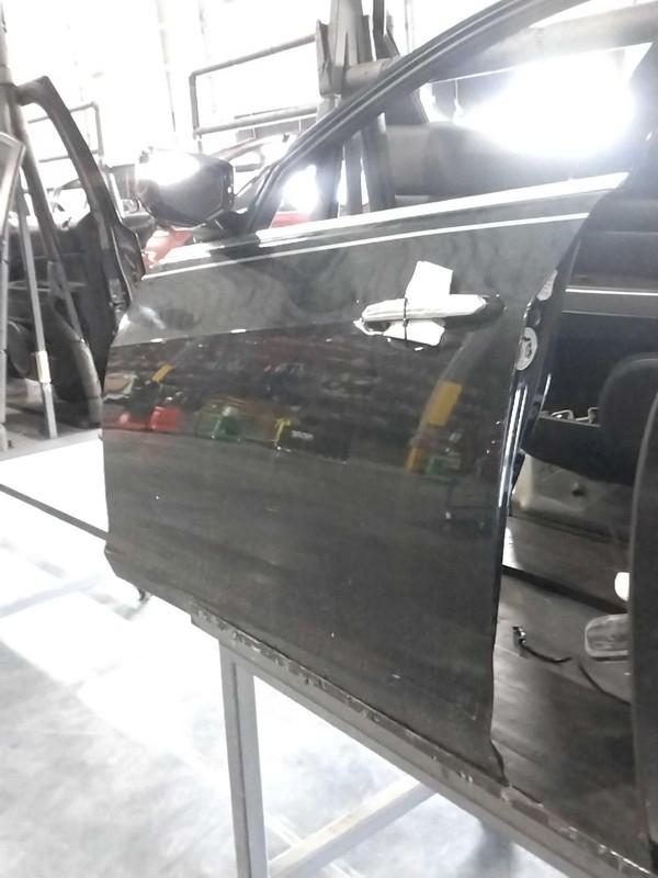 2015 Cadillac CTS Left Front Door Black Diamond Tricoat 165430 Used
