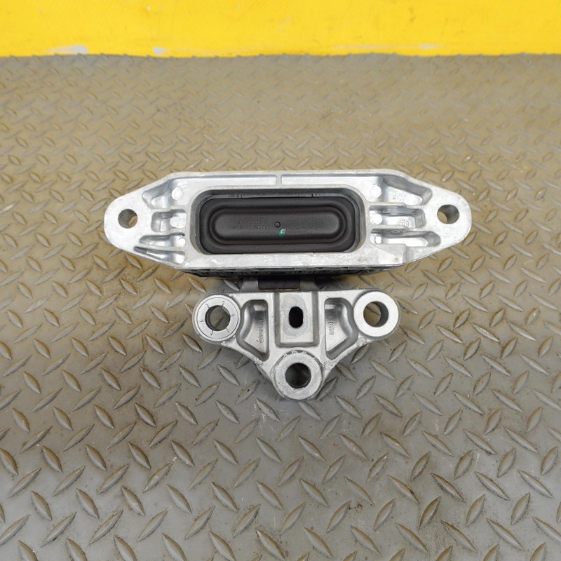 2021-2024 BUICK ENVISION AUTOMATIC TRANSMISSION LEFT DRIVER MOUNT BRACKET OEM