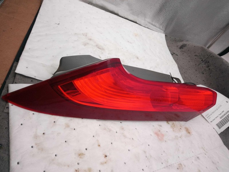 2015 Honda CR-V Left Tail Light Assembly Grey OEM 325009 144K Miles