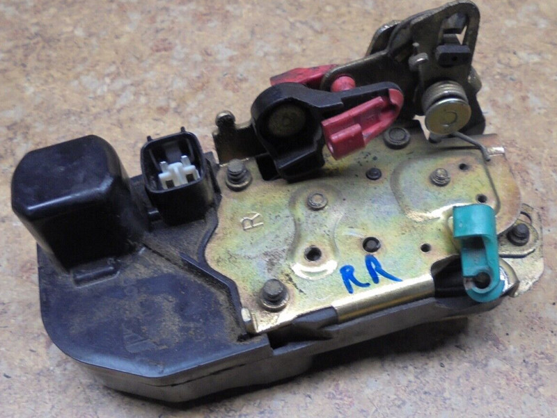 2003 Jeep Liberty Sport 3.7 L Right Rear Back Door Lock Actuator Latch Release