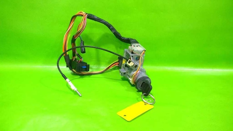 01 02 SUBURBAN IGNITION SWITCH CYLINDER HOUSING W/KEY OEM 4304-7