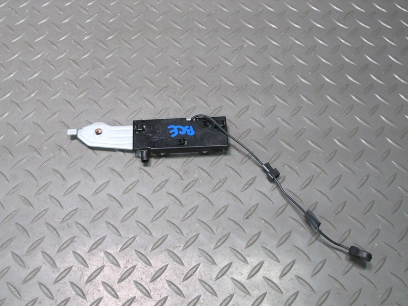2009-2014 CADILLAC ESCALADE RADIO ANTENNA MODULE 25943786