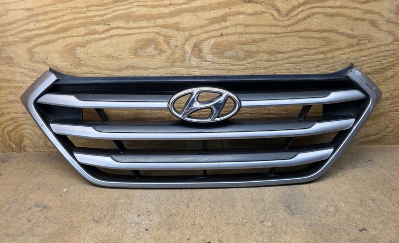 2016 2017 2018 Hyundai Tucson Front Bumper Upper Radiator Grille 86351-D3000 OEM