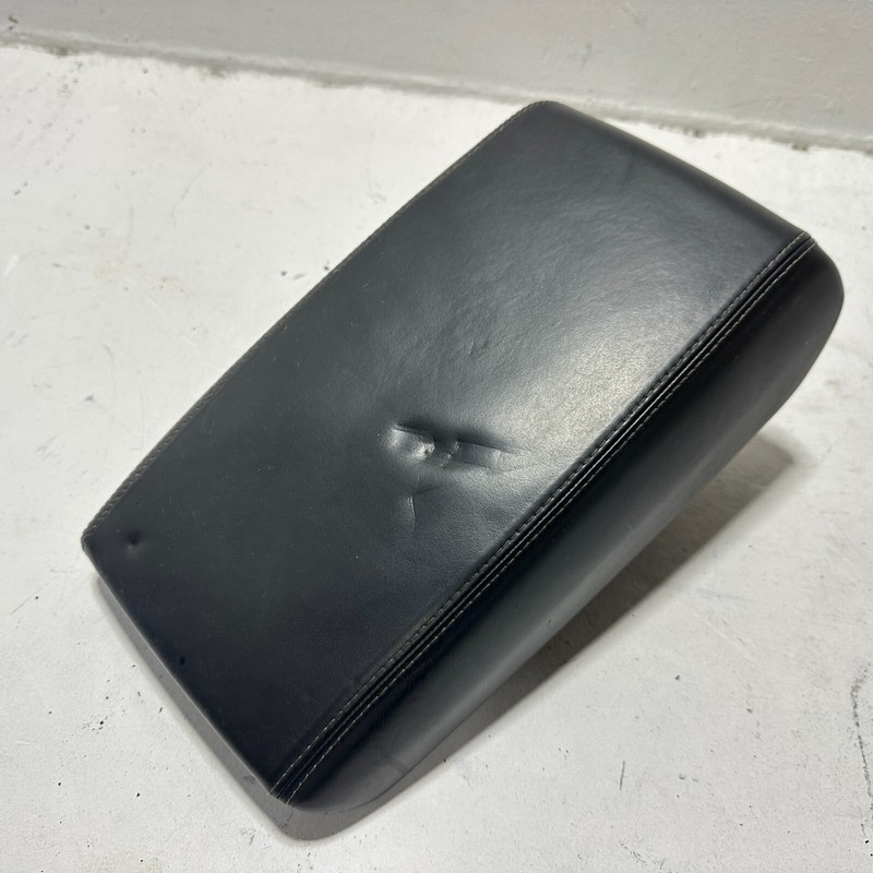AUDI A6 S6 FRONT CENTER CONSOLE STORAGE LID ARMREST LEATHER BLACK 2016-2018 OEM