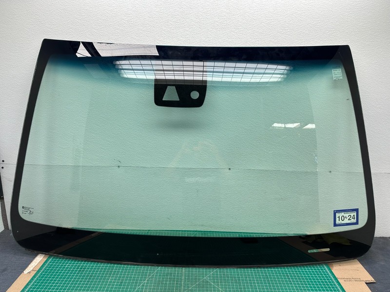 13-15 Cadillac ATS FRONT WINDSHIELD GLASS OEM
