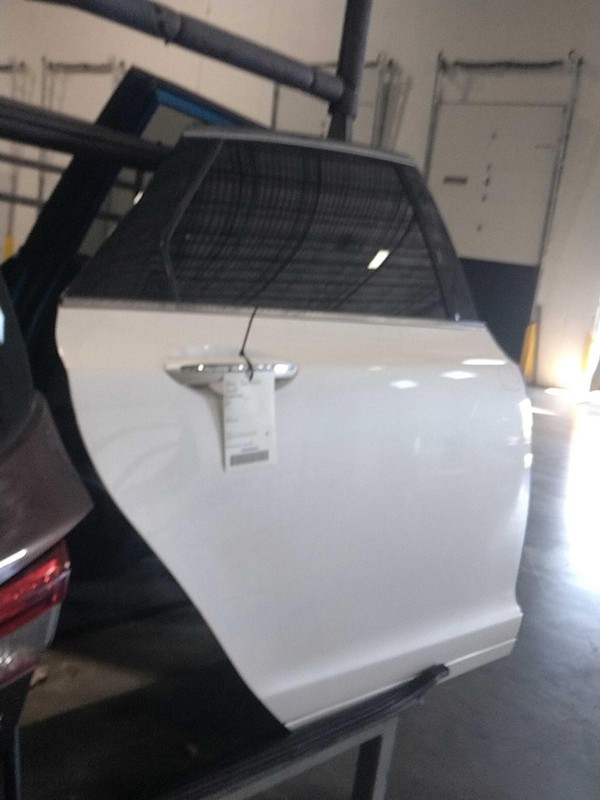 2020 Lincoln MKZ White Rear Right Door OEM 484639 - 91K Miles, No Warranty