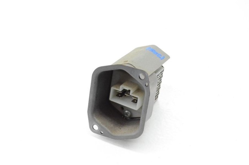 1996-1997 Nissan Truck Hardbody 2.4L Blower Motor Resistor