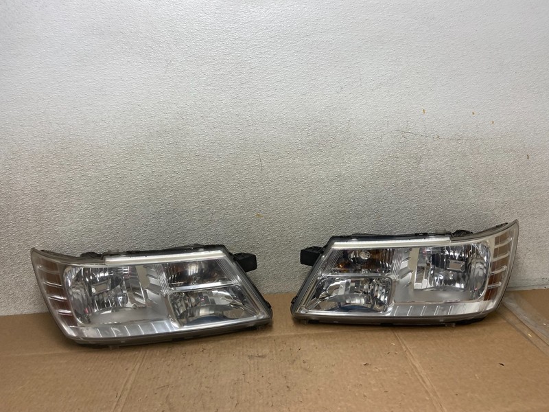 2009 to 2017 Dodge Journey Headlights Left+Right Set Halogen Y8793 DW