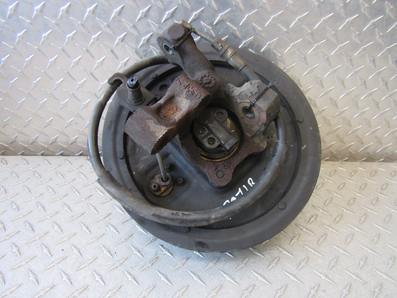 1987 - 1999 BUICK LESABRE LEFT DRIVER REAR SPINDLE KNUCKLE 87-90 W/O ABS
