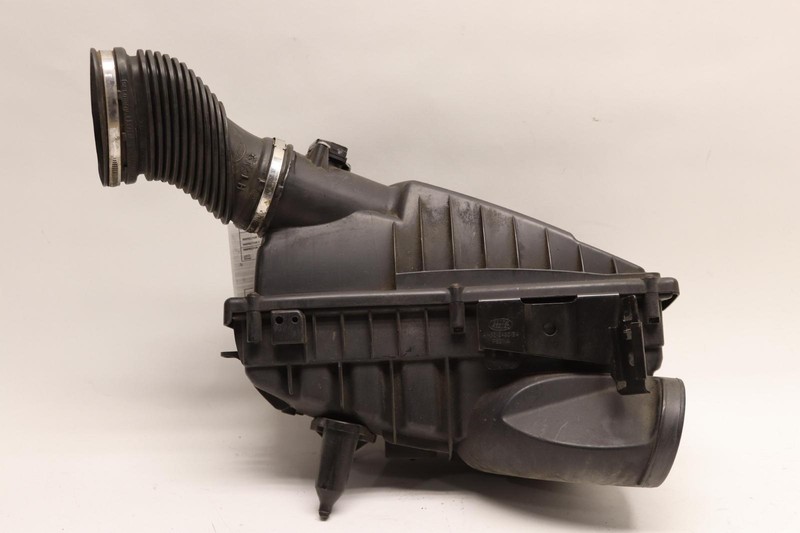 2010-2013 RANGE ROVER SPORT 5.0L ENGINE LEFT AIR CLEANER FILTER BOX HOUSING OEM