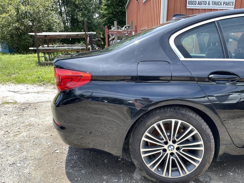2017-2020 BMW 530i RIGHT QUARTER PANEL BLACK PC:PLCFK 2.0L AT AWD 61K 55051