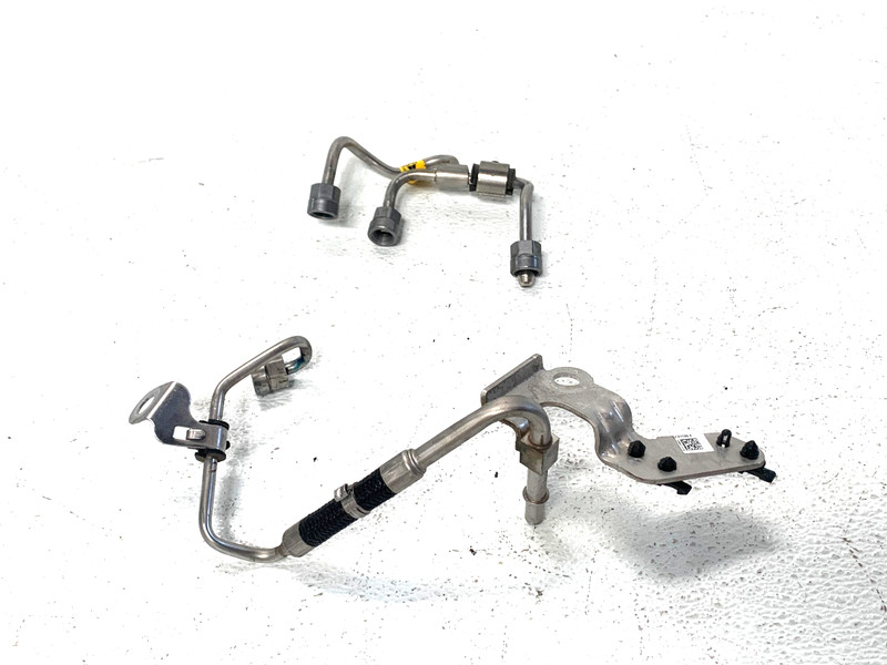 2018-2021 BUICK ENCLAVE GASOLINE FUEL FEED PIPE LINE W/ BRACKET OEM #A0.18