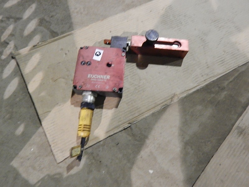 Euchner TZ1LE024BHA C1808 Safety Switch "Q" w/ Tool Holder 057-0770