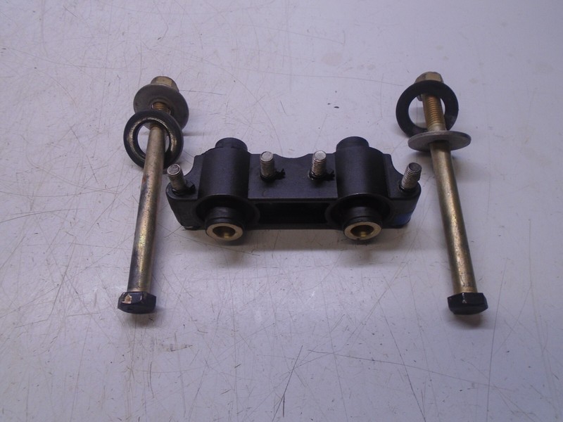 O3a Force 1992-1999 40 50 60 hp Outboard Upper Shock Mount w/ Bolts 812893 42883