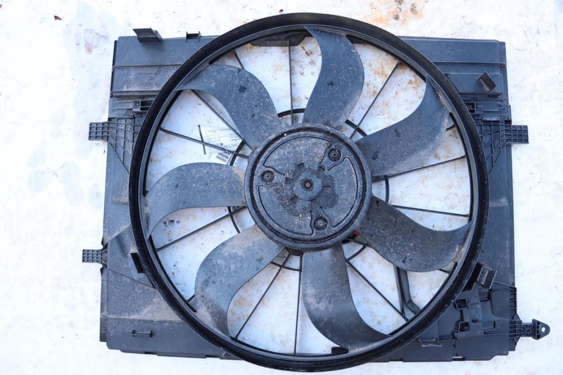 2018 MERCEDES E-CLASS E300 W213 2.0L ELECTRIC COOLING FAN MOTOR SHROUD OEM