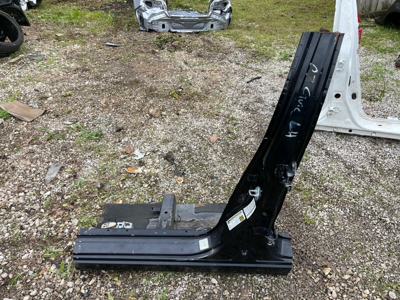 2007 Honda Civic LH Left Driver Side Center B Pillar Exterior Frame Cut Cut OEM