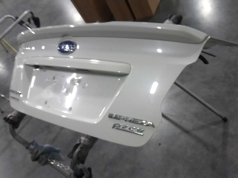 2015 Subaru Impreza OEM White Deck Lid Trunk Lid 4DR SED 135k Miles
