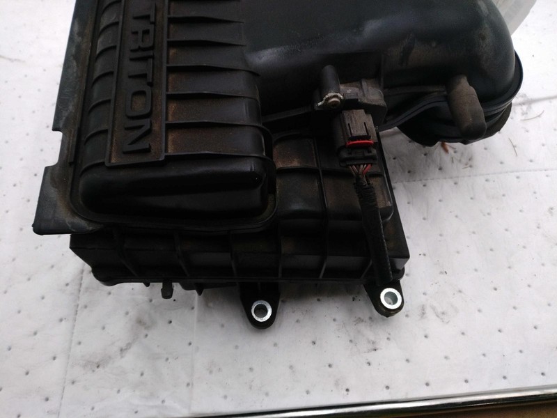 Used Air Cleaner Assembly fits: 2007 Ford F150 PICKUP 5.4 Grade B