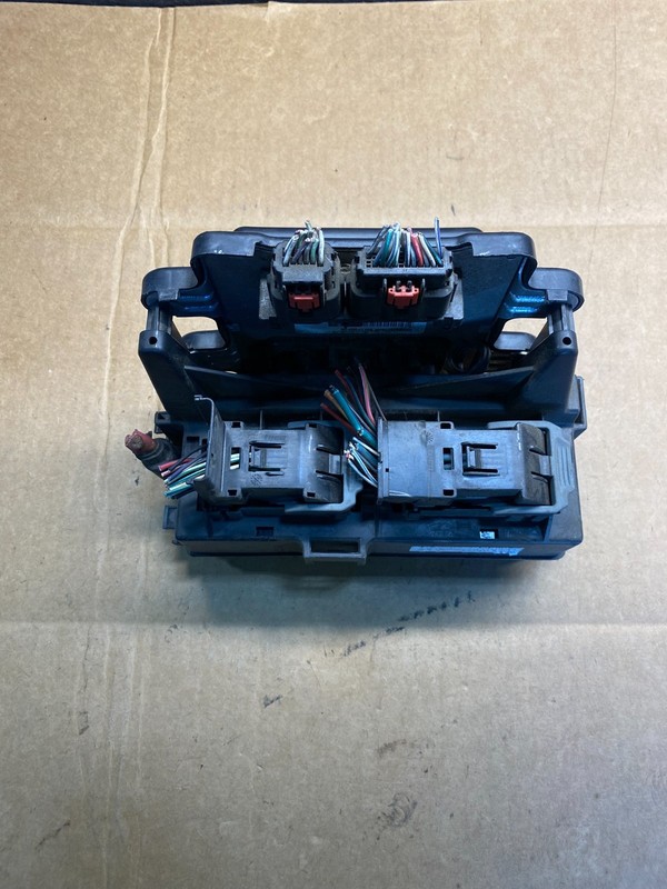 2005 2007 Dodge Dakota Integrated Power Fuse Box Body Control AB3648 DG