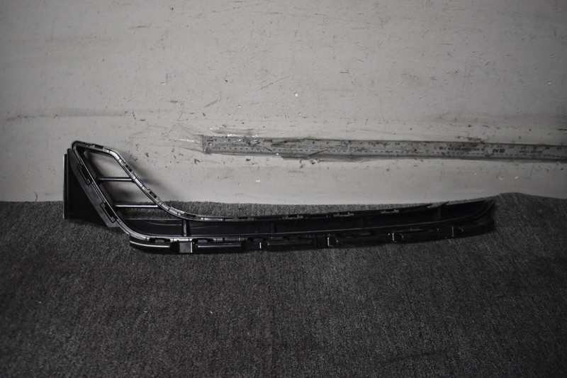 BMW 4 SERIES LOWER GRILLE TRIM FACTORY OEM
