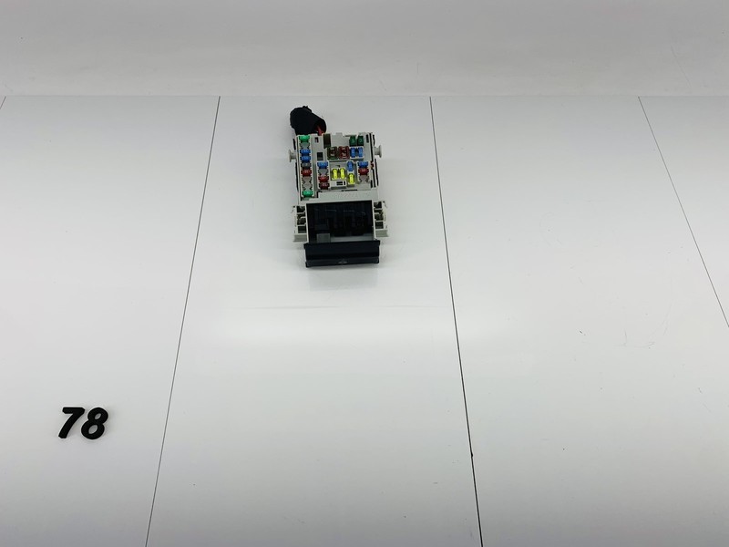 16-19 CHEVROLET IMPALA 3.6L V6 FLEX INSTRUMENT PANEL FUSE & RELAY BOX HOLDER OEM