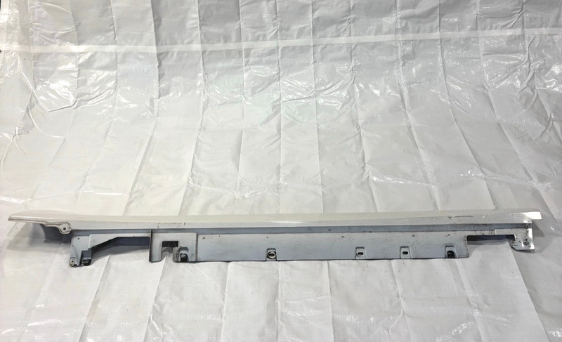 📌 2020-2024 BMW 228i M235 F44 RIGHT PASSENGER SIDE SKIRT ROCKER PANEL WHITE OEM