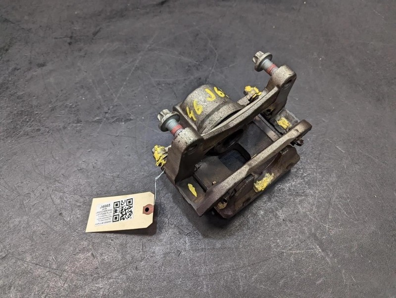 Front Right Brake Caliper 2018 Jeep Cherokee 68225168AD 2014 2015 2016 - 2022
