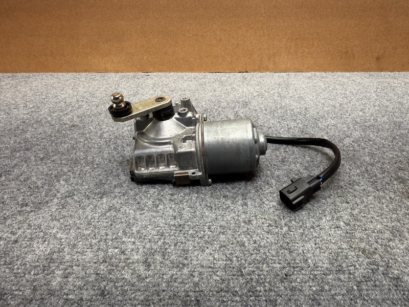 GENESIS G80 2021-2025 OEM FRONT WINDSHIELD WIPER MOTOR ASSEMBLY