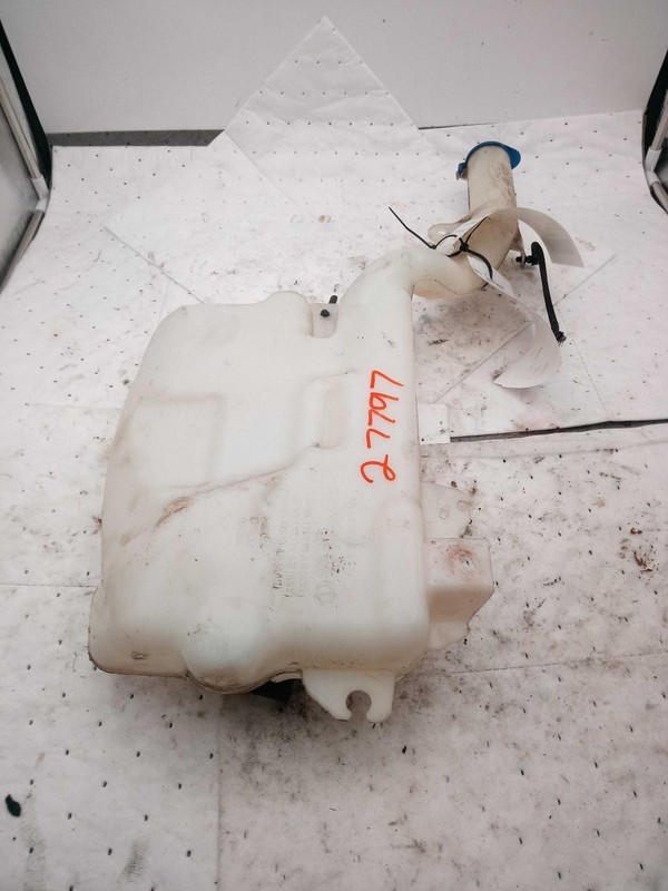 2017 Lincoln Continental Washer Fluid Reservoir OEM White 2.7L 60K Miles