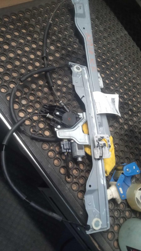 2016 Ford F150 Pickup Front Right Window Regulator Grey 148K Miles Used