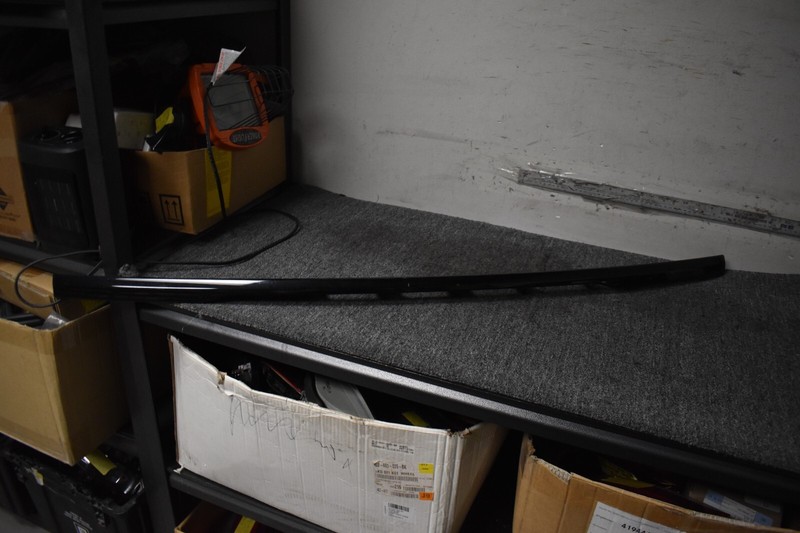 2012-2015 RANGE ROVER EVOQUE LIFTGATE MOLDING GARNISH FACTORY OEM