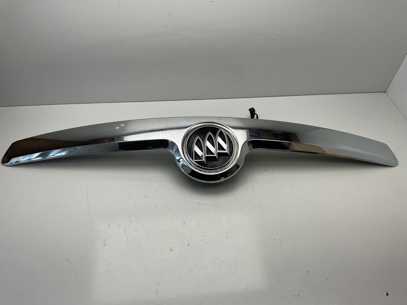 2010-2013 BUICK LACROSSE TRUNK LID CHROME FINISH PANEL W CAMERA