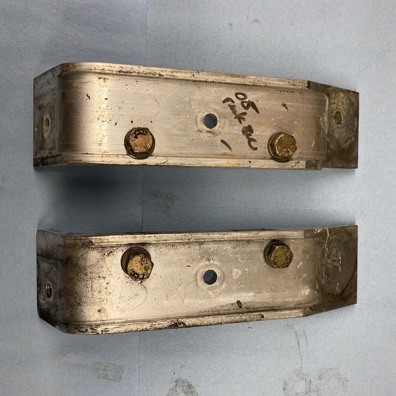 2005 POLARIS RMK 800 snowmobile Motor mounts with bolts