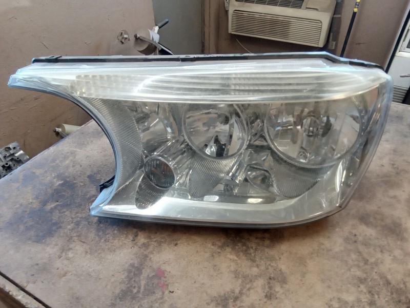 Driver Left Headlight Fits 04-07 RAINIER 582027