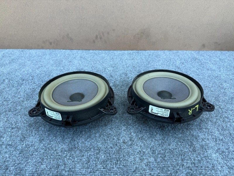 INFINITI QX50 QX55 2019-2025 OEM LEFT AND RIGHT REAR DOOR SPEAKERS BOSE (SET)