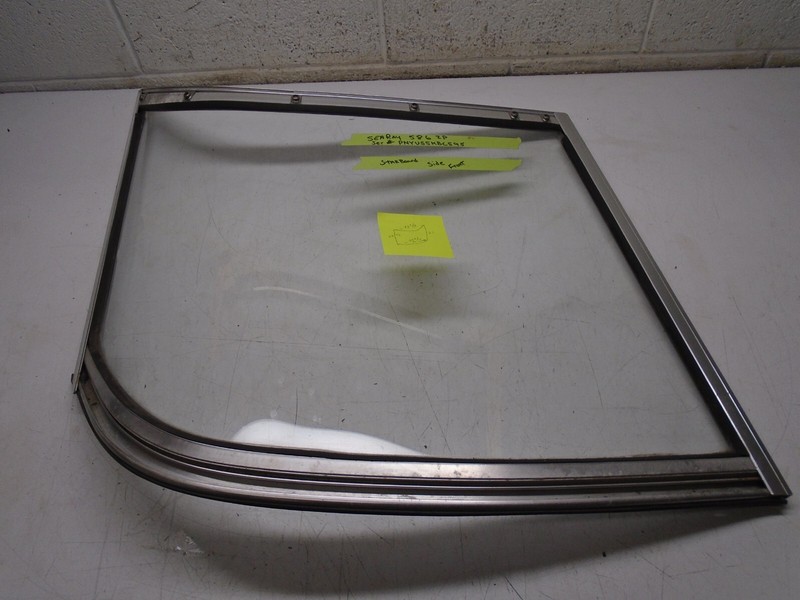 ZC 1995 Sea Ray 586 ZP STB Right Driver Water Bonnet